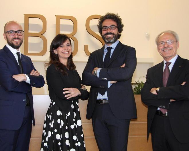 Tre commercialisti aprono lo studio davanti alla mensa dei poveri 
