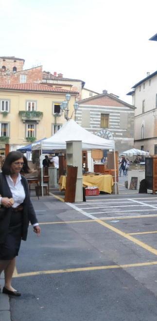 Piazza Bernardini, guerra per gli spazi 