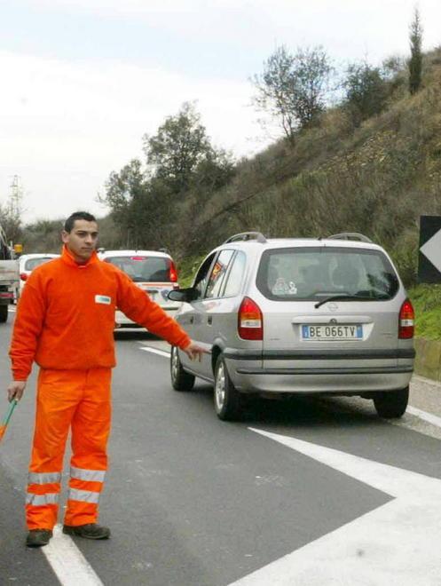 Cambia la viabilità in via Maremmana per lavori in corso