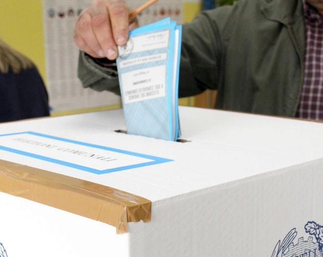 Comunali Viareggio, i profili dei 13 candidati 