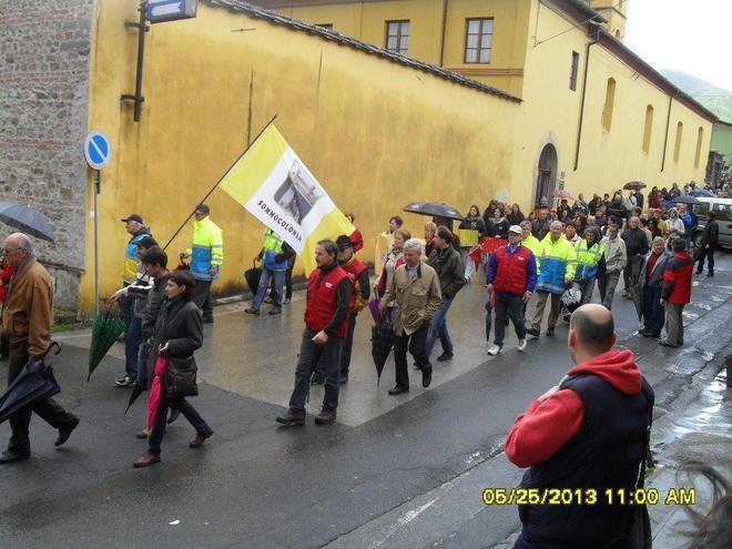 Oltre mille persone alla manifestazione per difendere la sanità nella Valle 
