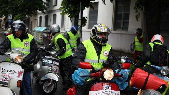 La Mille Chilometri della Vespa fa festa a Pontedera