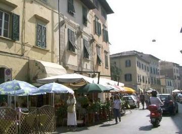 Via Santa Maria, arriva l’ok a una pedonalizzazione soft