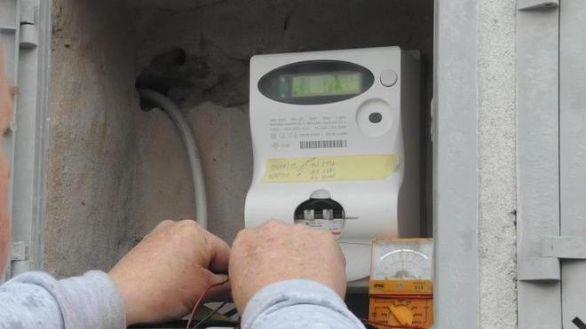 Sorpresa a rubare corrente elettrica dall’impianto Enel