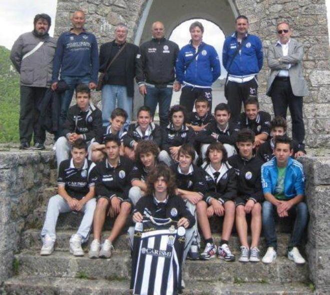Piccoli atleti nei luoghi della strage