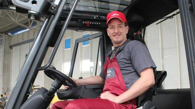 I portuali investono: nuovi fork lift per la cellulosa