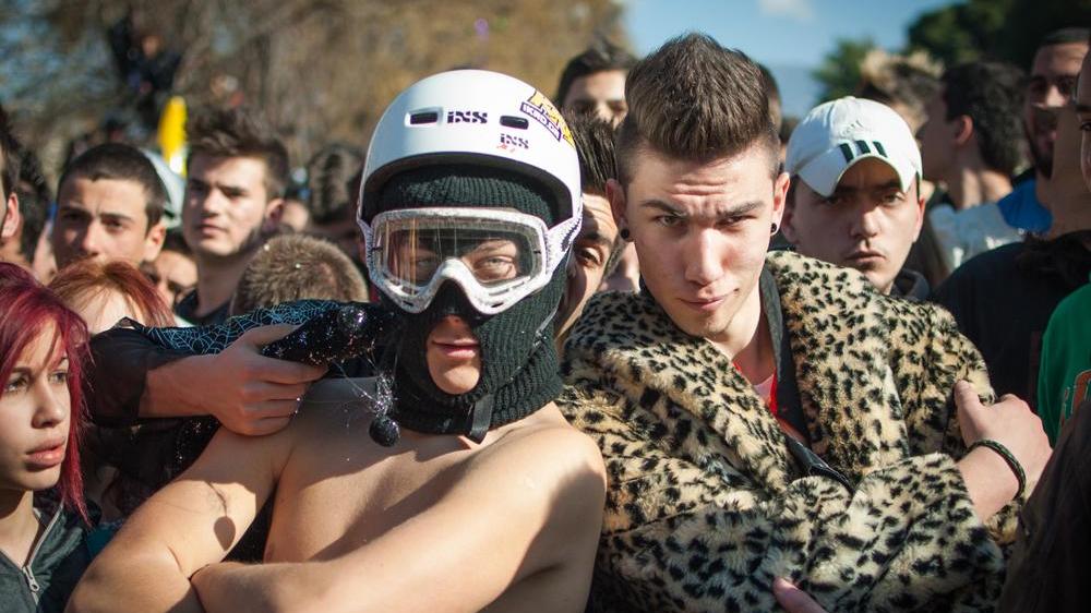 Scatta il maxi Harlem Shake, tutti in maschera a ballare
