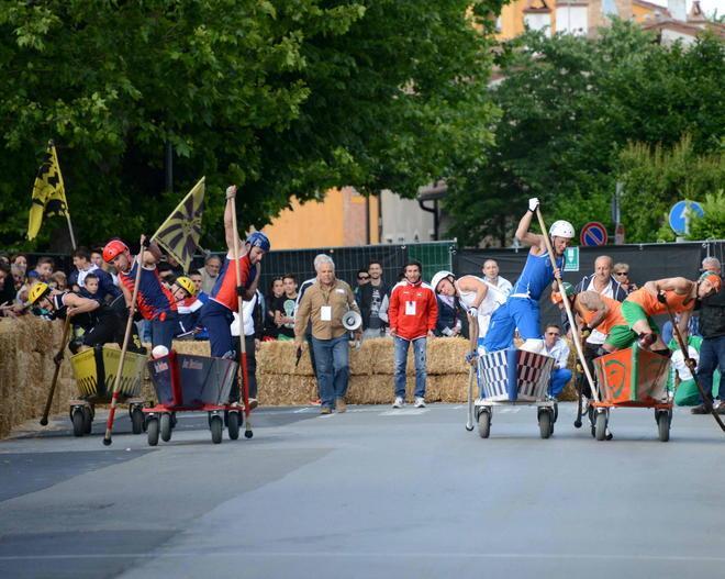 La contrada di San Martino trionfa nel Minipalio 