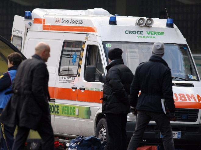 Calciatore rischia di soffocare, l’allenatore gli salva la vita 