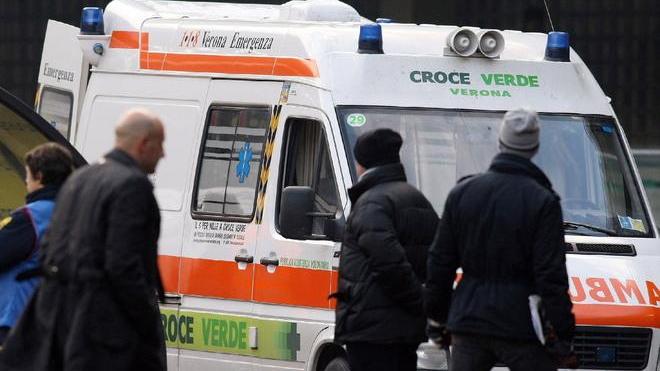Calciatore rischia di soffocare, l’allenatore gli salva la vita