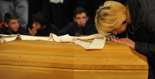 Trans e Chiesa più vicini ieri ai funerali di don Gallo 