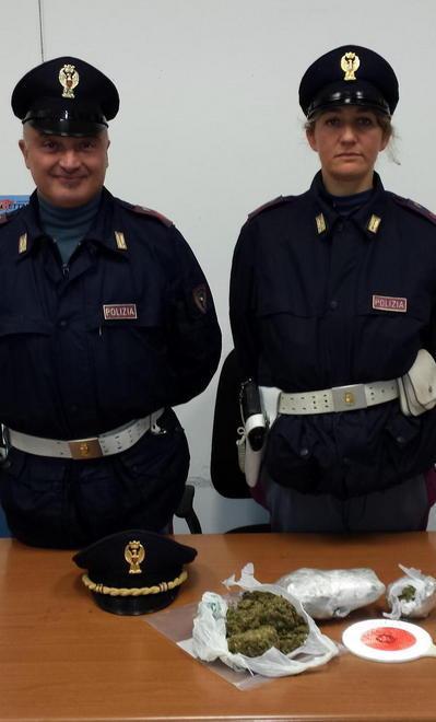 Nell’auto 6 etti di marijuana Arrestati dalla Polstrada