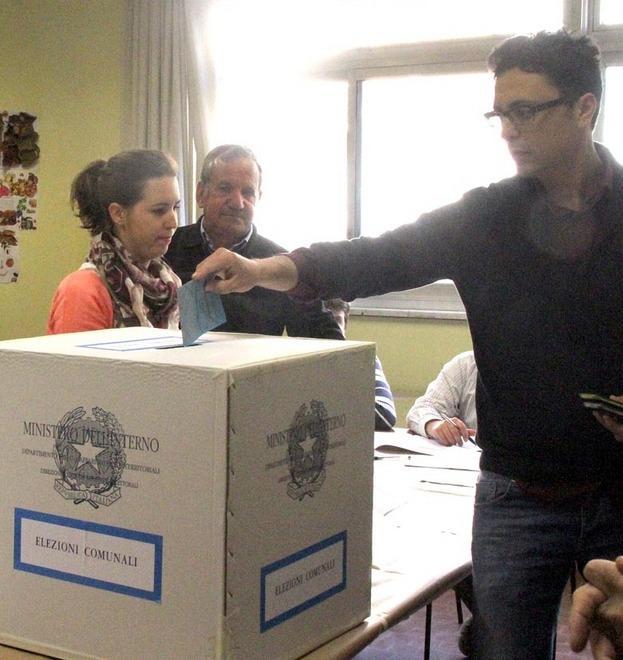 Comunali a Massa: affluenza in calo, al voto solo il 46,27% 