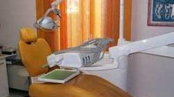 Falso dentista, altri 3 odontoiatri indagati