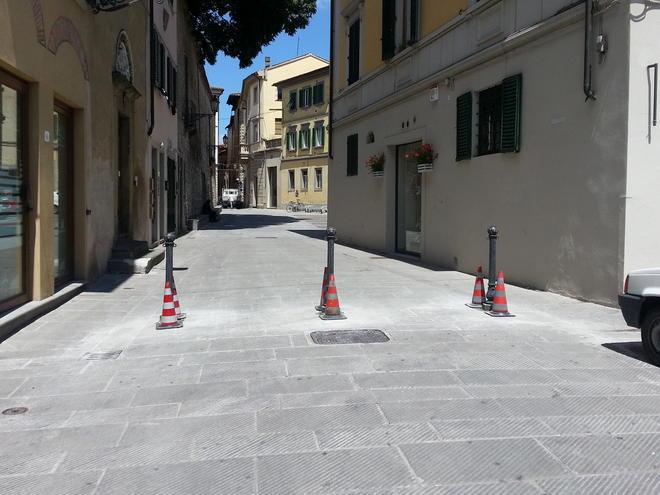Il Comune chiude l’accesso a piazza Santa Maria in Castello 