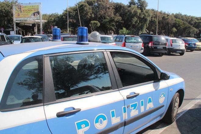 Molestie e violenze alla moglie, arrestato un 41enne 