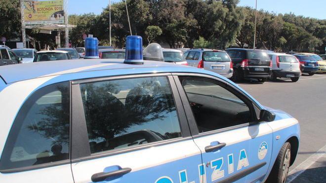 Molestie e violenze alla moglie, arrestato un 41enne