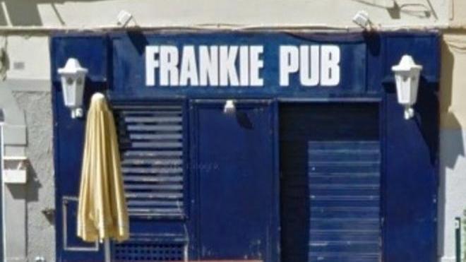 Botte e minacce fuori dal locale “Frankie pub” chiuso 15 giorni