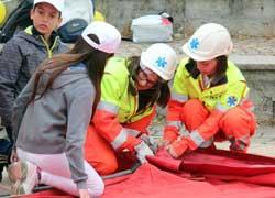 Bambini-soccorritori nell’esercitazione della protezione civile 