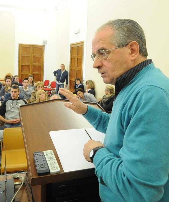 Aule fatiscenti, la rabbia del Petrocchi 