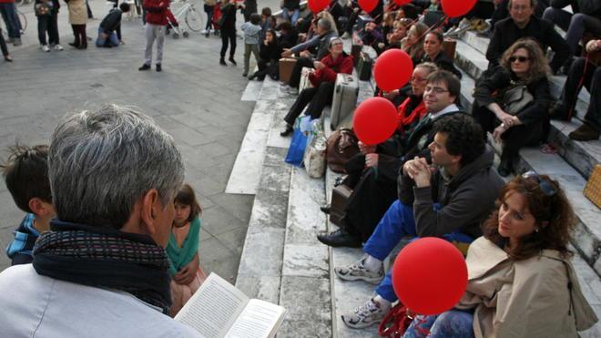 La festa con le pagine del cuore