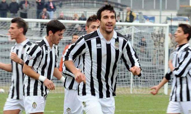 Taddeucci verso la Lucchese Rossoneri tentano il bomber 
