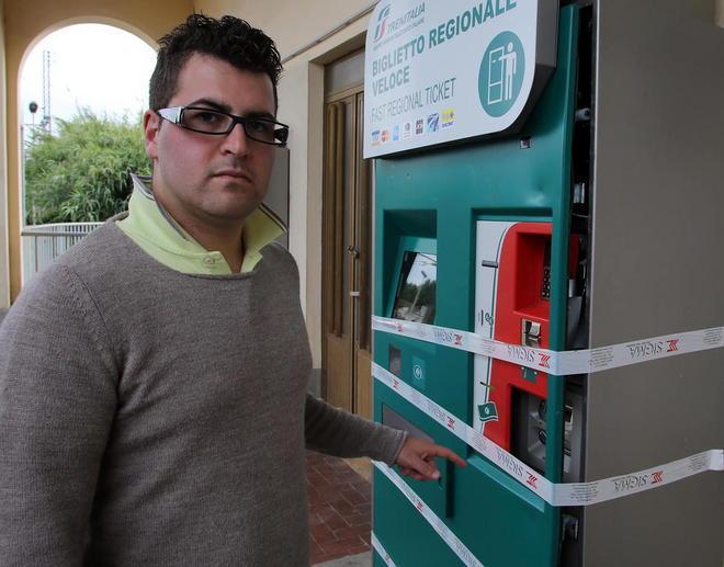 Disservizi alla stazione per colpa dei vandali