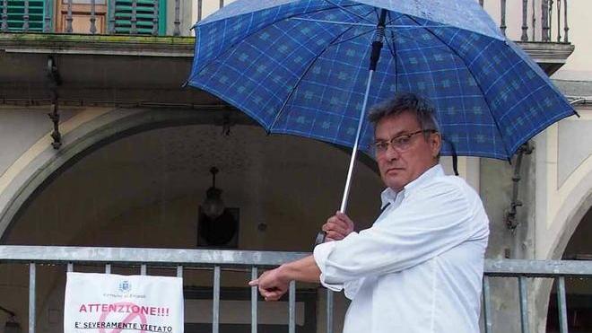 Parte la protesta per le tribune montate in piazza