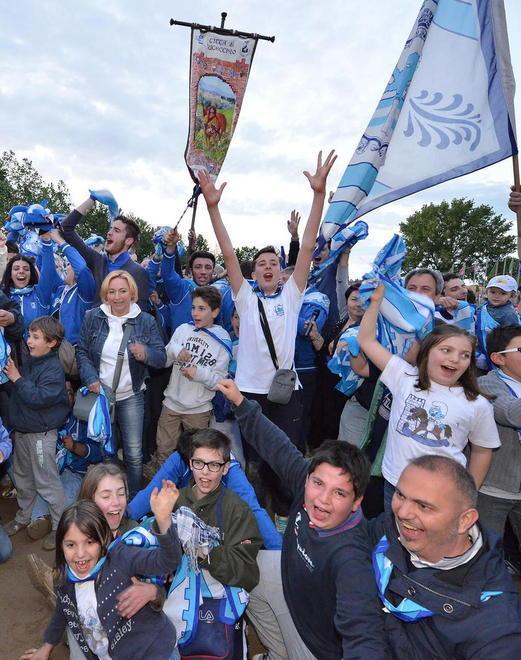 Torre festeggia la vittoria con la cena in piazza S. Gregorio 