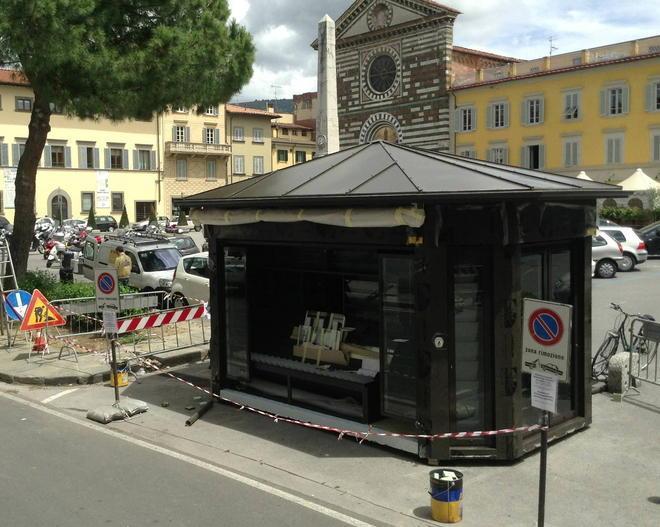 Nuovo aspetto per l’edicola di piazza S. Francesco 