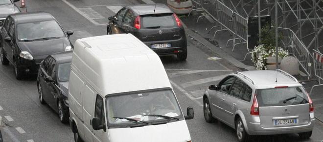 Traffico, in San Marco svolta a sinistra da via S. Silvestro