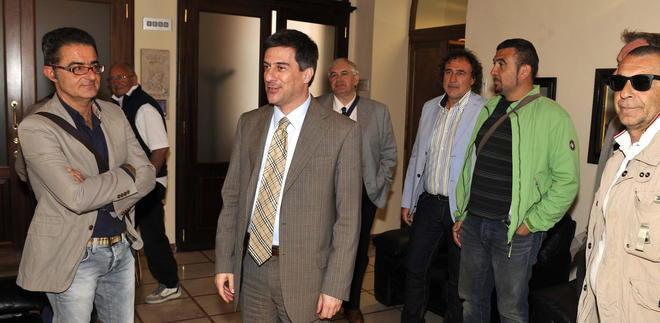 Il sindaco rincuora i tifosi: «Lega Pro per il Grifone» 