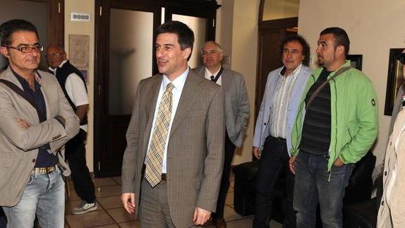 Il sindaco rincuora i tifosi: «Lega Pro per il Grifone»