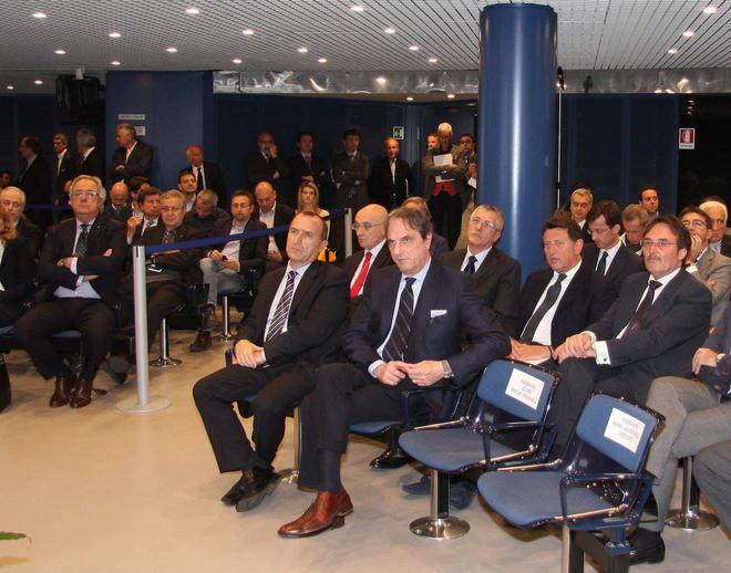 Il viceministro Calenda scopre le paure dei pratesi 