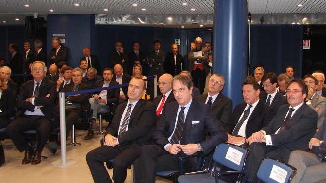 Il viceministro Calenda scopre le paure dei pratesi