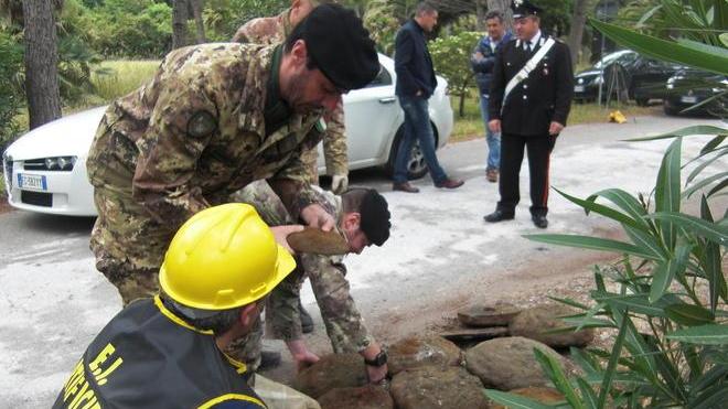 Esplose nella cava le bombe trovate alle Spiagge bianche