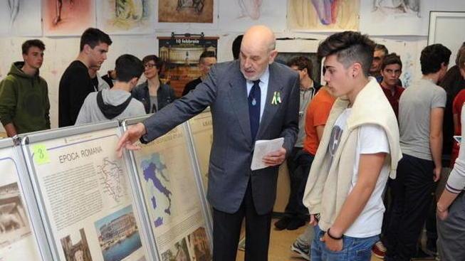 La scuola “Sotto un’altra luce” Spazio all’estro e alla creatività