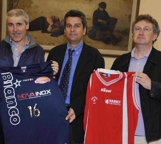 Matrimonio a canestro Il basket unisce le forze 