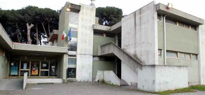 «Accordi disattesi»: e il preside Corsi dice no al trasloco 