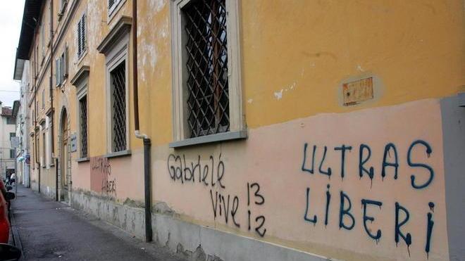 Muri puliti grazie agli studenti