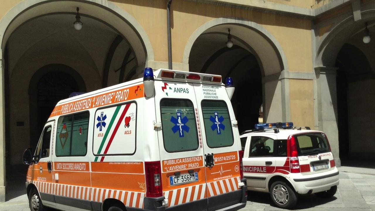 Minaccia di darsi fuoco: ricoverato in ospedale