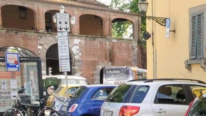 Giro di droga in centro arrestati due giovani