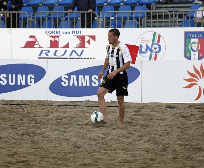 Beach soccer, il Viareggio strapazza Fano e vola in semifinale di Coppa 