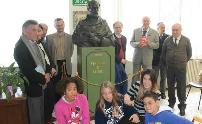 A scuola arriva il busto di Mazzini 