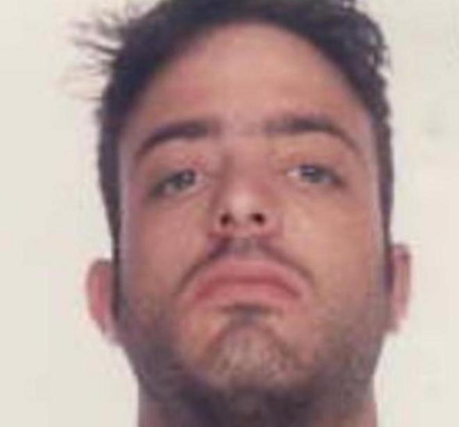 Fabbricavano una bomba, arrestati 