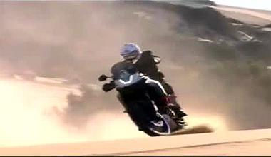 Le dune di Piscinas violate dagli enduro di Tg2 Motori