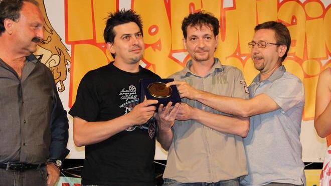 La kermesse della comicità a Vergaio strizza l’occhio al grande Benigni