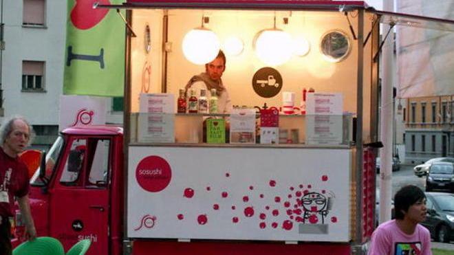Panini, frittura, gelato, sushi tutto quanto fa Ape-mobile