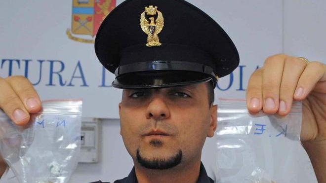 Denunciato spacciatore in erba trovato con un pezzo di hashish