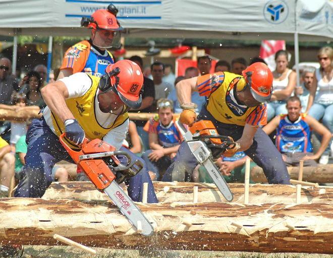 Sfida a colpi di accetta: i boscaioli tornano in campo a Prato